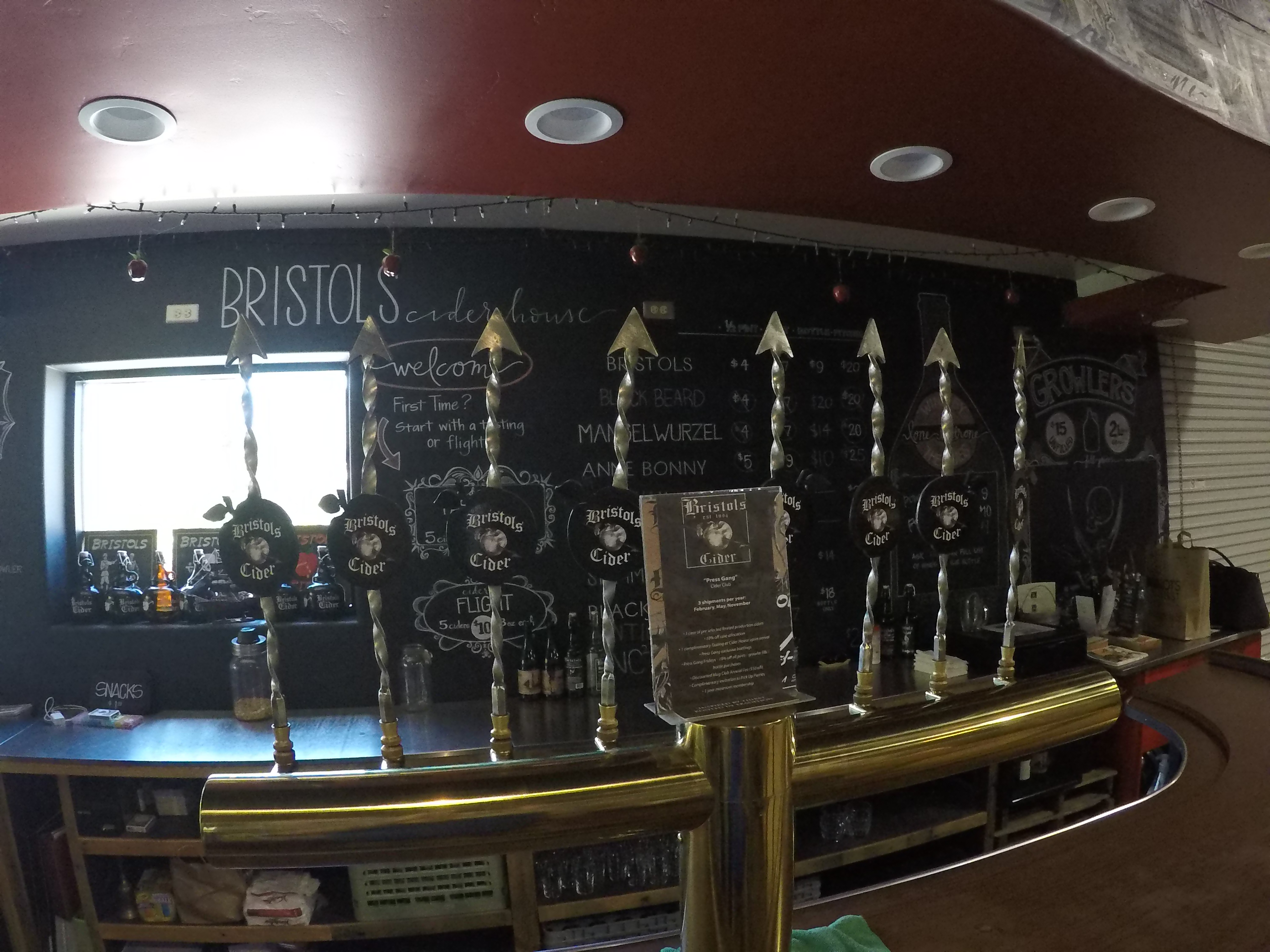 bar photo